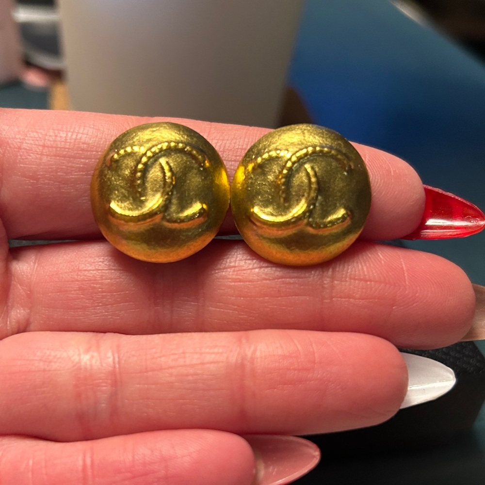 283. Vintage CHANEL Gold Plated CC Earrings W/coa